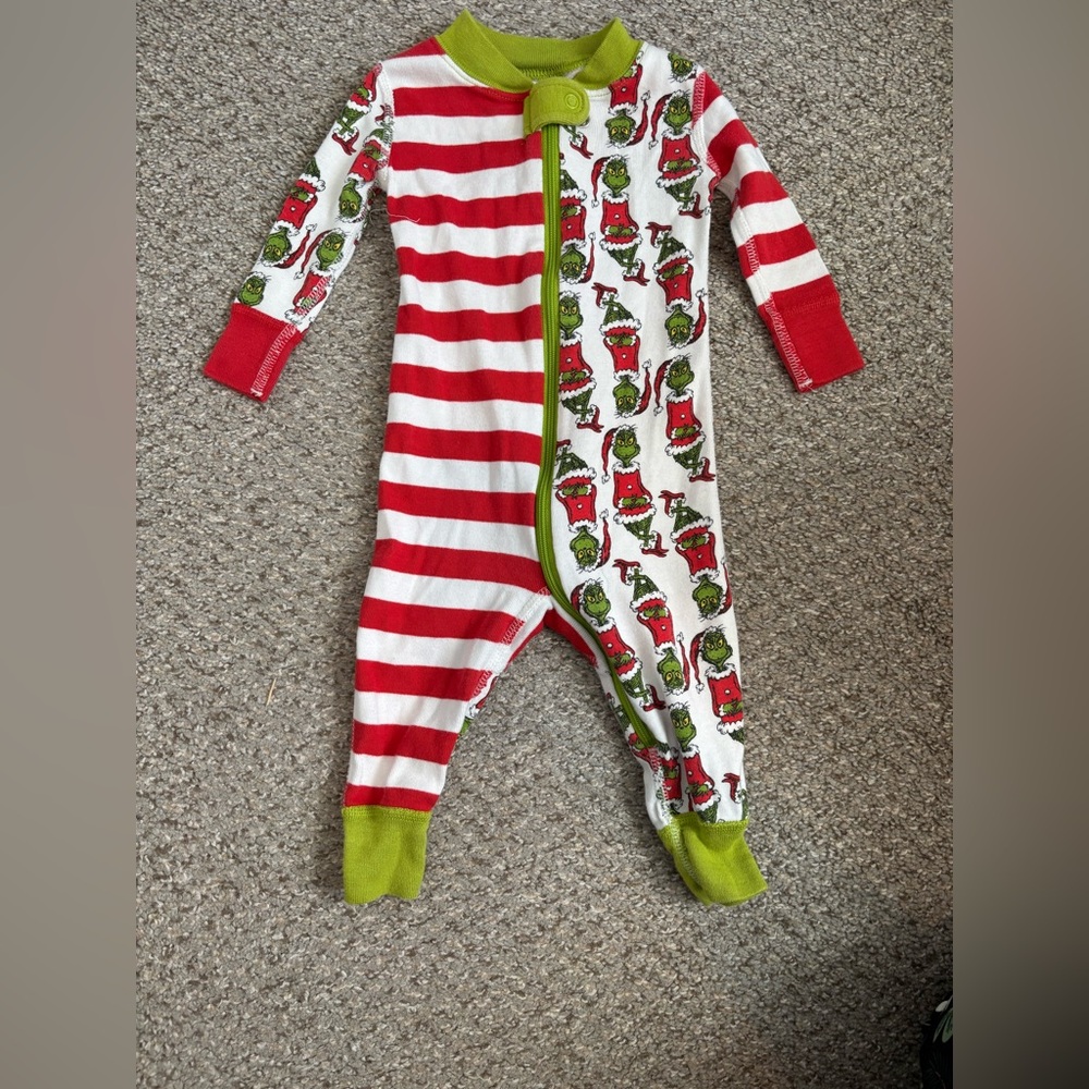Hanna Anderson grinch onesie